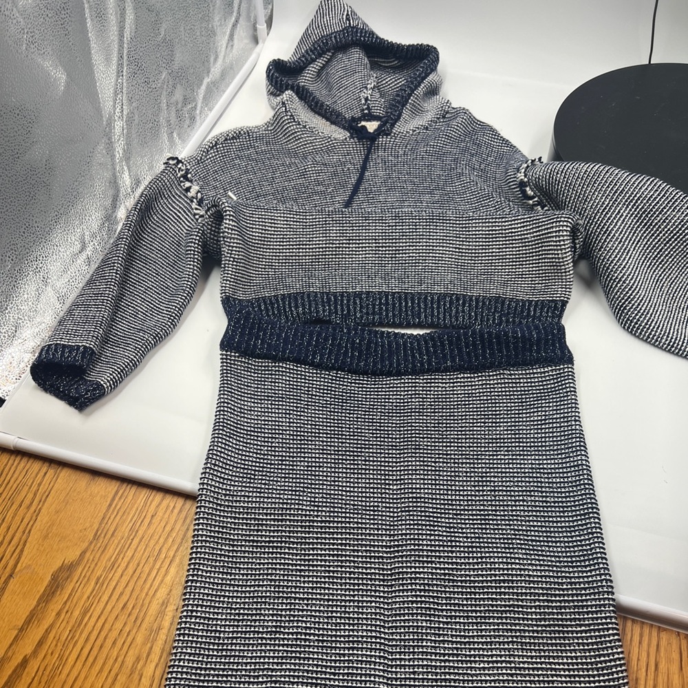 Eva Mendes two-piece sweater set